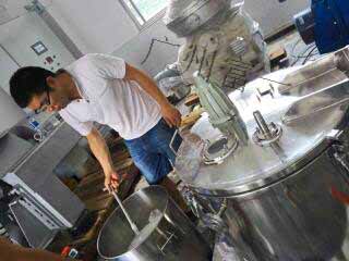 不同品種離心機(jī)的優(yōu)缺點(diǎn)|臥螺離心機(jī)|吊袋離心機(jī)|平板離心機(jī)